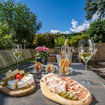 Guest house Tell And 4*