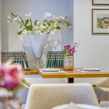 Tell And Guest house