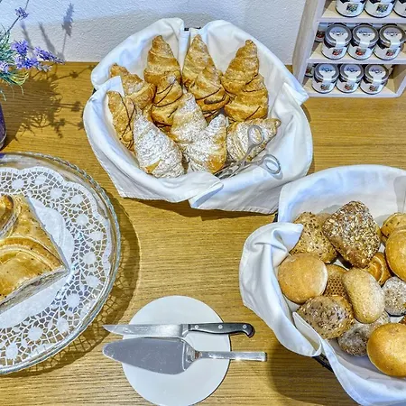 Tell And Guest house