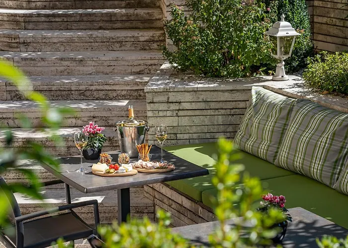 Tell And Konukevi Merano