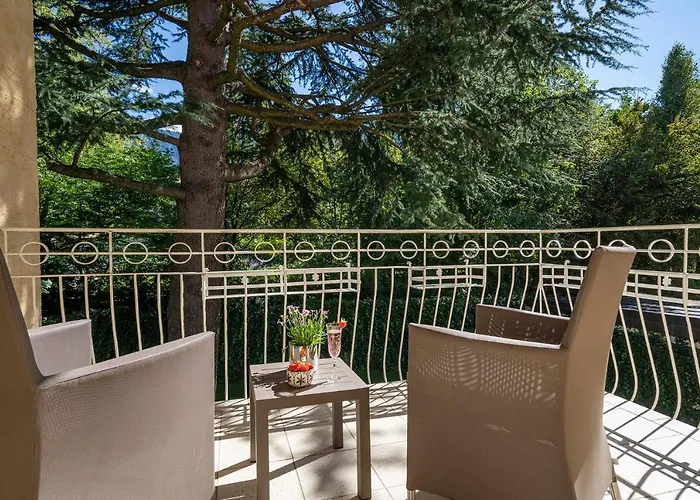 Tell And Πανσιόν